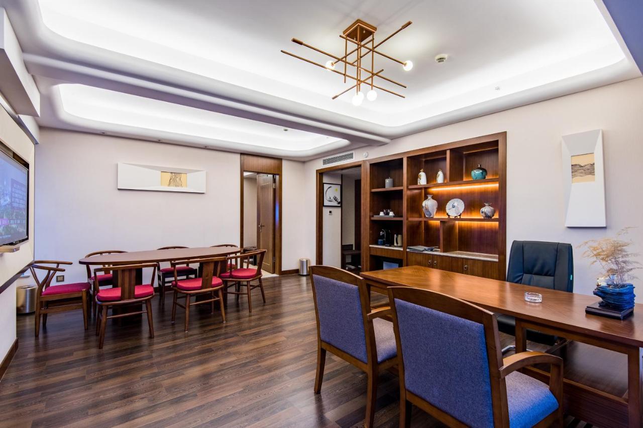 Lujia International Hotel Chengdu Exterior photo