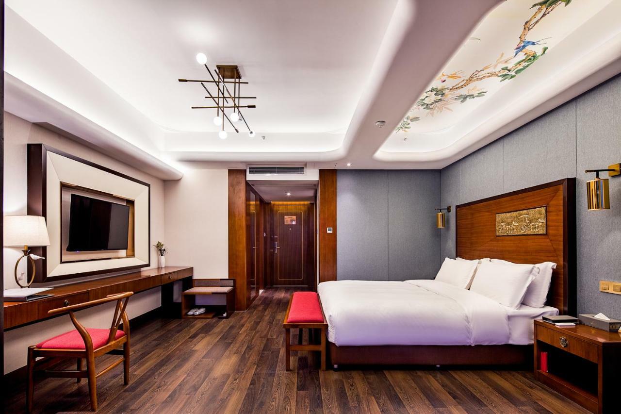 Lujia International Hotel Chengdu Exterior photo