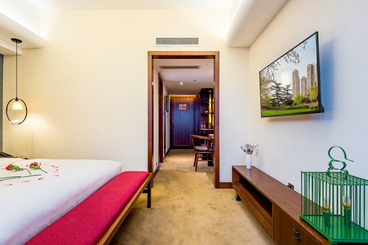 Lujia International Hotel Chengdu Exterior photo